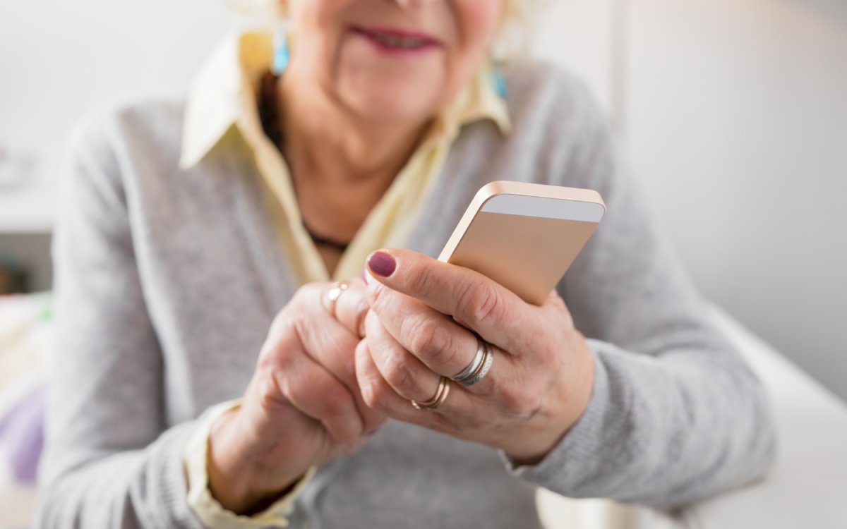 Top mobile apps for seniors that make everyday life easier